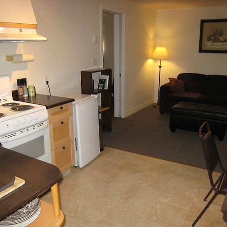 Downtowner Motor Inn Creston Bagian luar foto