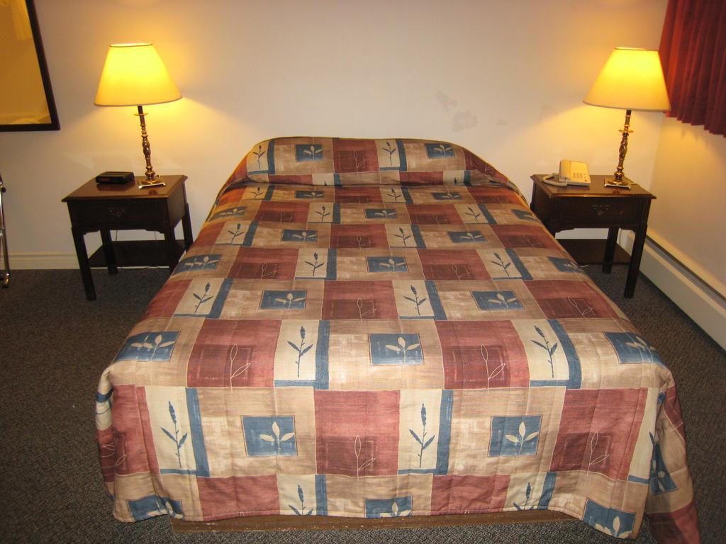 Downtowner Motor Inn Creston Ruang foto