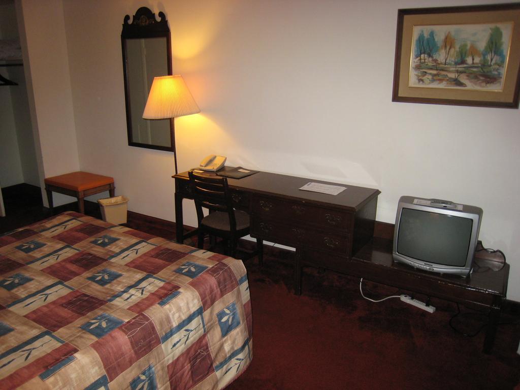 Downtowner Motor Inn Creston Ruang foto