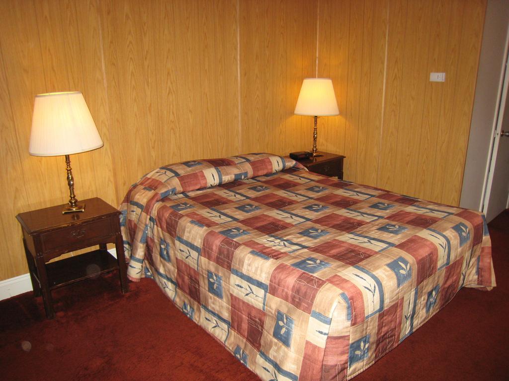 Downtowner Motor Inn Creston Ruang foto
