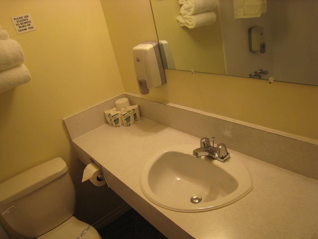 Downtowner Motor Inn Creston Ruang foto
