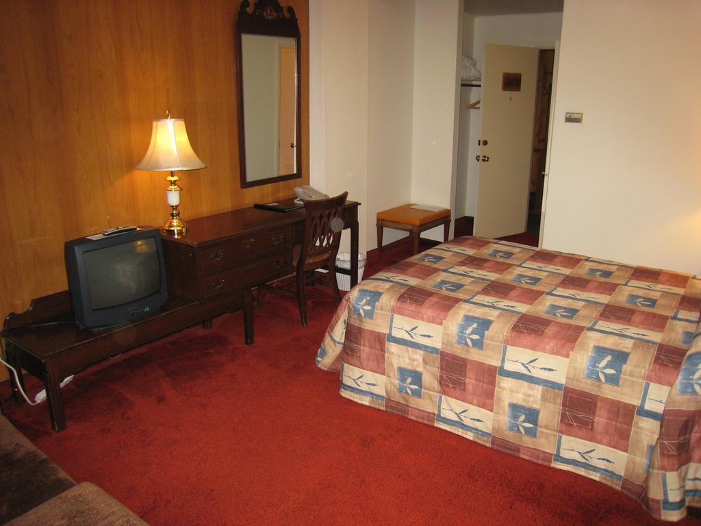 Downtowner Motor Inn Creston Ruang foto