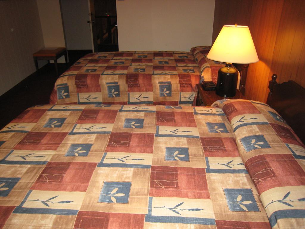 Downtowner Motor Inn Creston Ruang foto