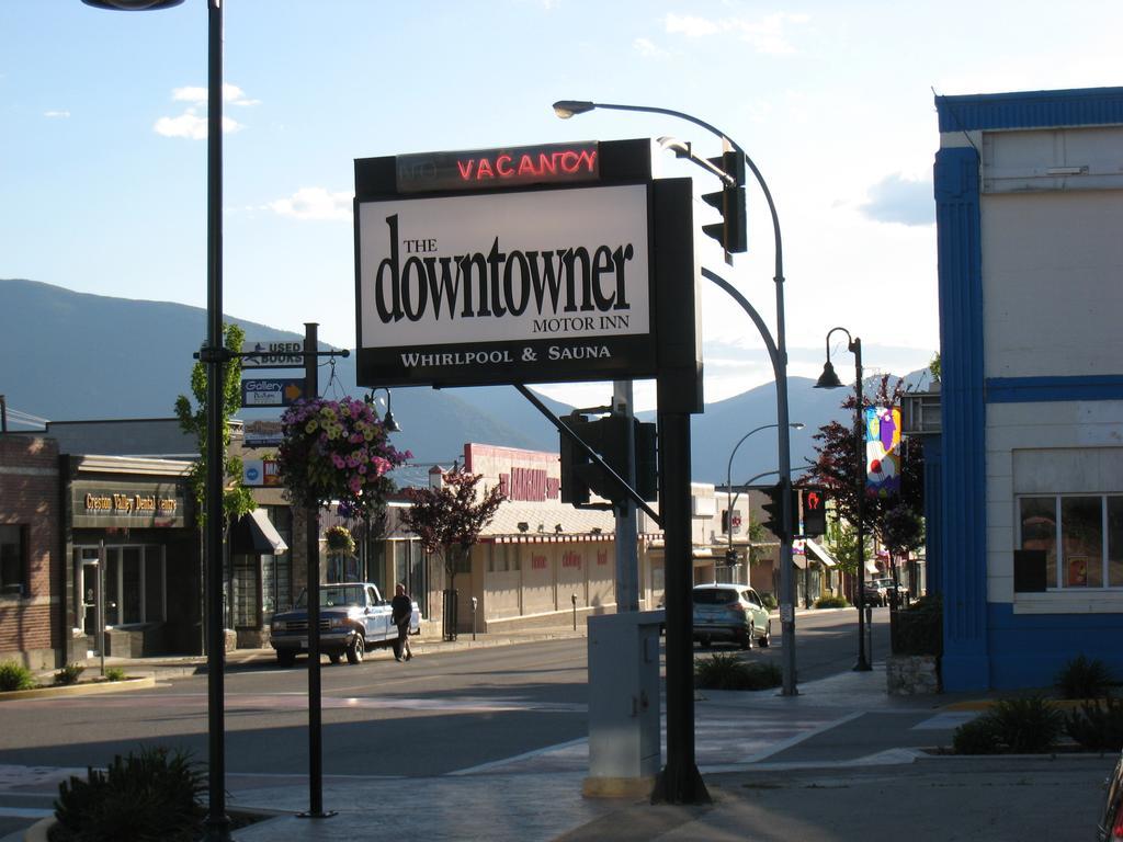 Downtowner Motor Inn Creston Bagian luar foto