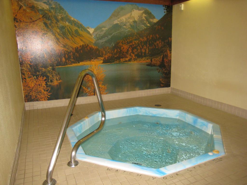Downtowner Motor Inn Creston Bagian luar foto