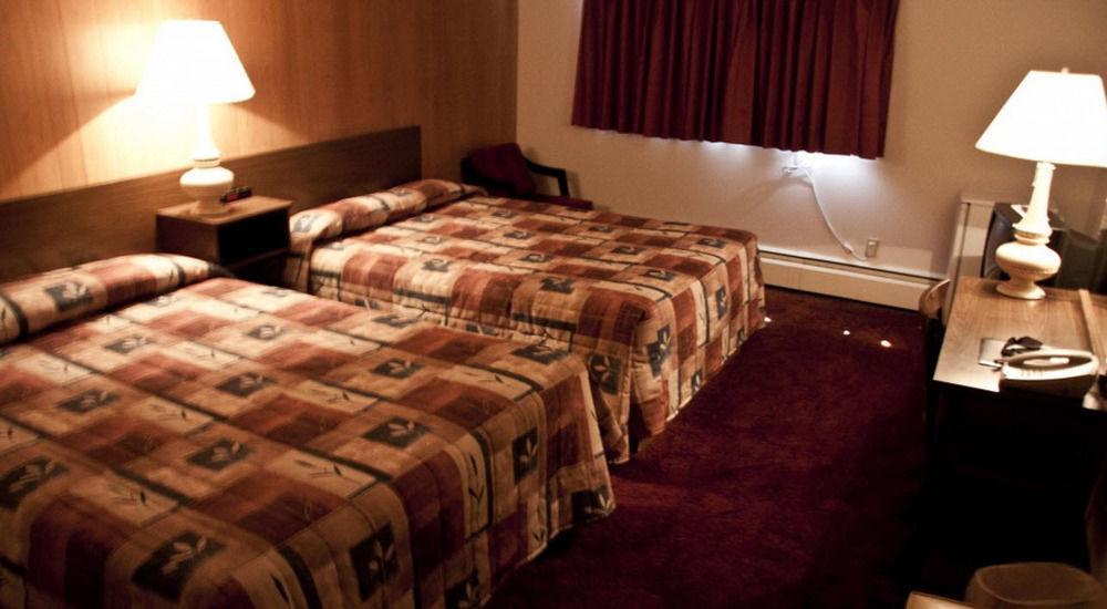 Downtowner Motor Inn Creston Bagian luar foto