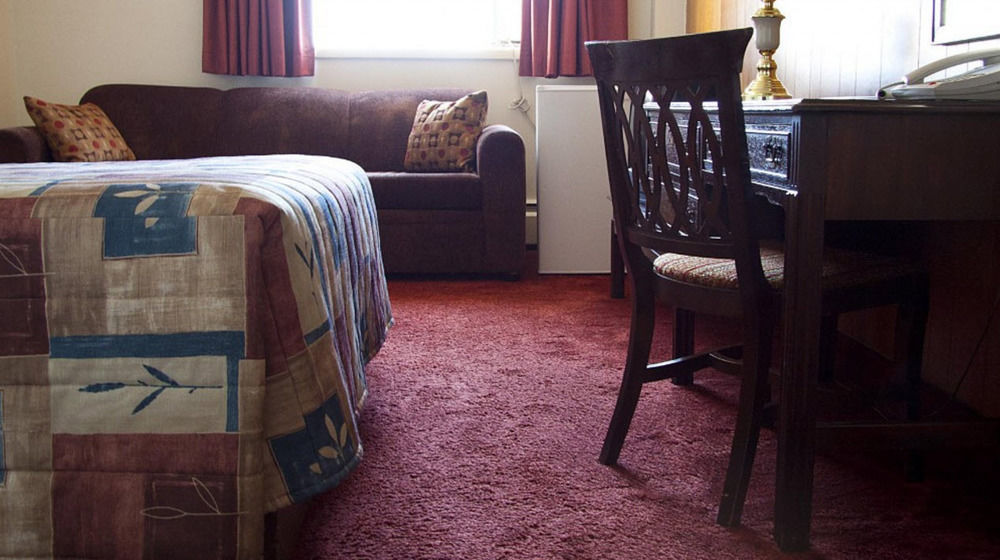 Downtowner Motor Inn Creston Bagian luar foto
